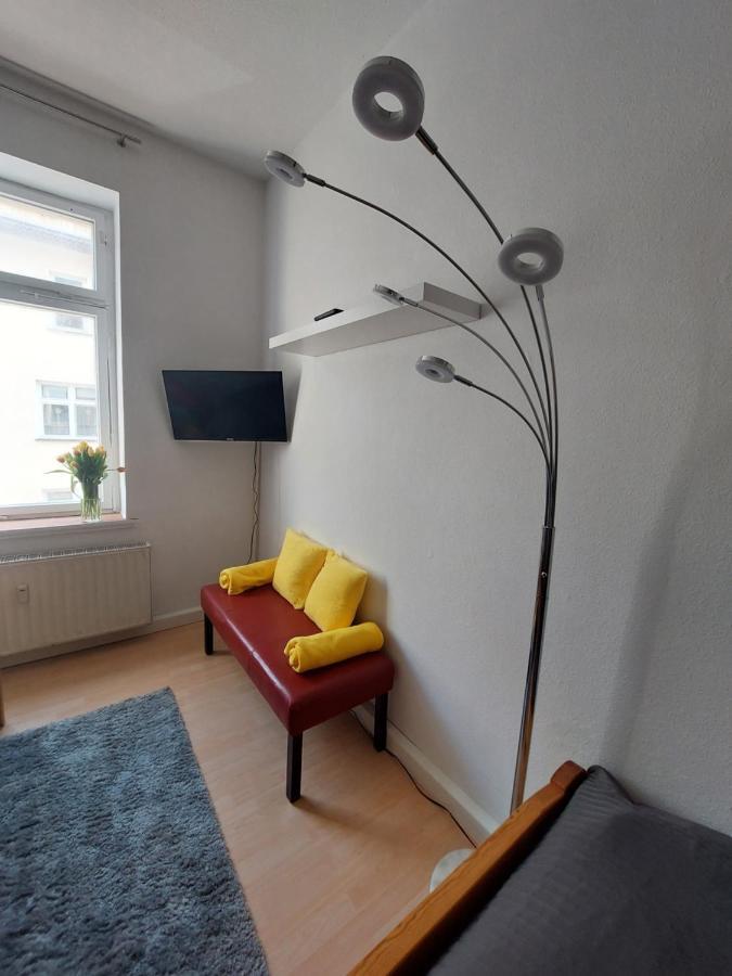 Schoene Zwei-Zimmer-Wohnung "W2" Mit 4 Einzelbetten Und Wlan In Zwenkau Bei Leipzig Im Neuseenland Extérieur photo
