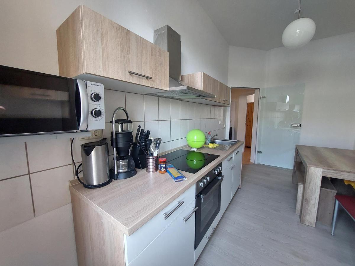 Schoene Zwei-Zimmer-Wohnung "W2" Mit 4 Einzelbetten Und Wlan In Zwenkau Bei Leipzig Im Neuseenland Extérieur photo