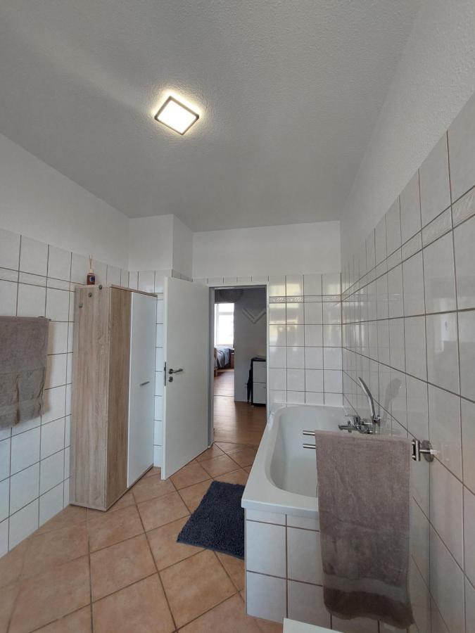 Schoene Zwei-Zimmer-Wohnung "W2" Mit 4 Einzelbetten Und Wlan In Zwenkau Bei Leipzig Im Neuseenland Extérieur photo