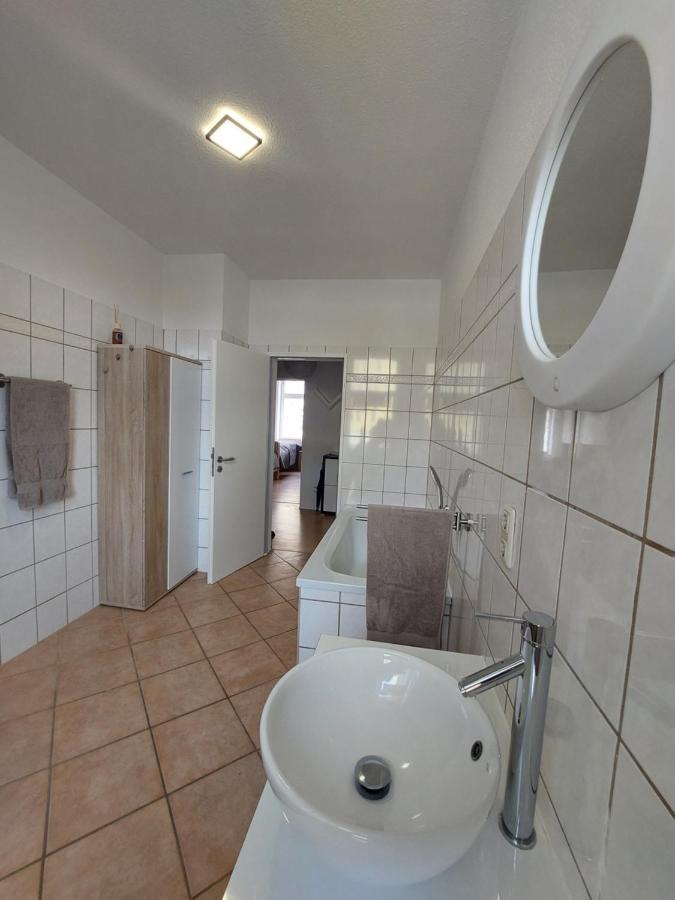 Schoene Zwei-Zimmer-Wohnung "W2" Mit 4 Einzelbetten Und Wlan In Zwenkau Bei Leipzig Im Neuseenland Extérieur photo