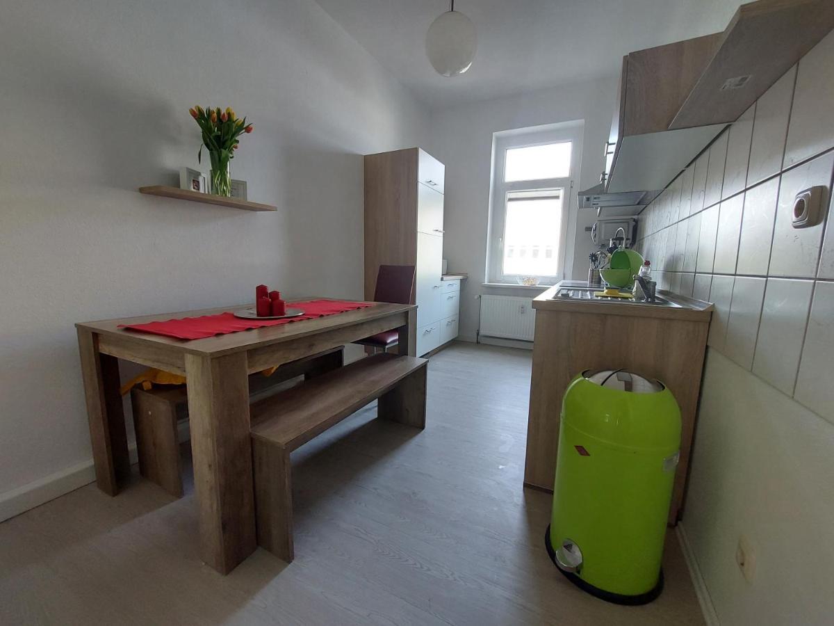 Schoene Zwei-Zimmer-Wohnung "W2" Mit 4 Einzelbetten Und Wlan In Zwenkau Bei Leipzig Im Neuseenland Extérieur photo