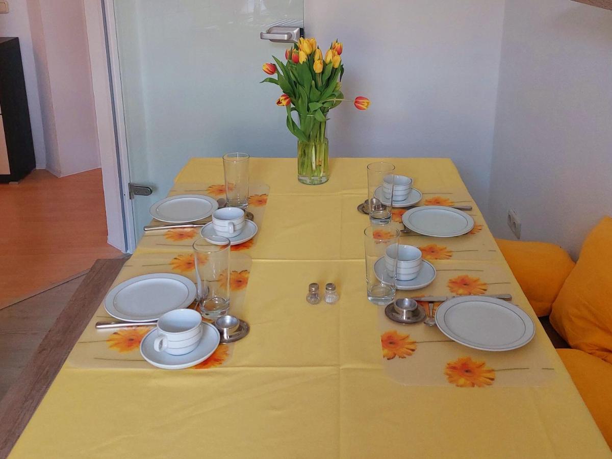 Schoene Zwei-Zimmer-Wohnung "W2" Mit 4 Einzelbetten Und Wlan In Zwenkau Bei Leipzig Im Neuseenland Extérieur photo