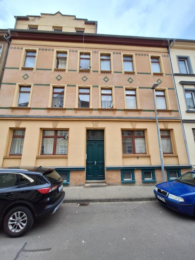 Schoene Zwei-Zimmer-Wohnung "W2" Mit 4 Einzelbetten Und Wlan In Zwenkau Bei Leipzig Im Neuseenland Extérieur photo